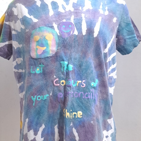 Bench |Colorful tie dye hippie "let the colors of your personality shine shirt - Picture 3 of 7